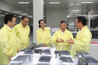 省高院副院長(zhǎng)朱新力一行蒞臨浙江鴻禧能源股份有限公司走訪慰問(wèn)省人大代表李健
